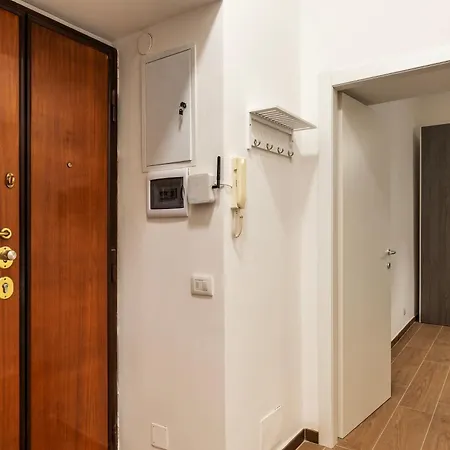 A Pochi Passi Dai Musei Vaticani Flat! Mm Cipro アパート *